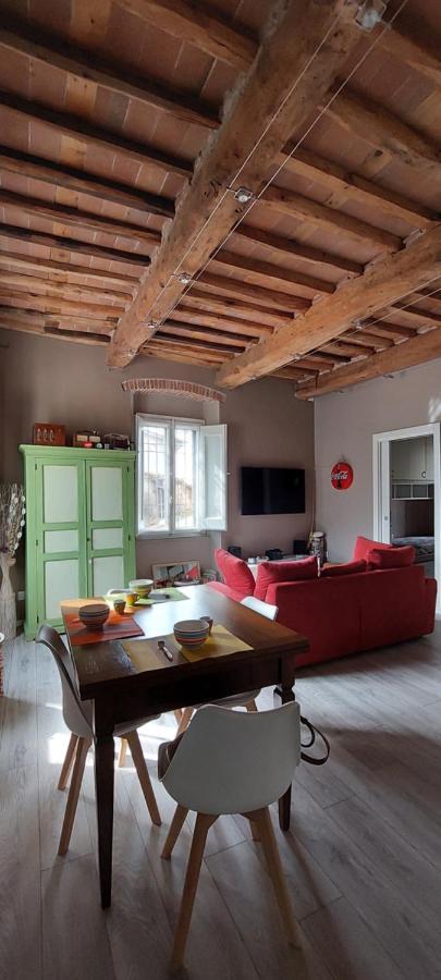 Claudia'S Home Pescia Bagian luar foto