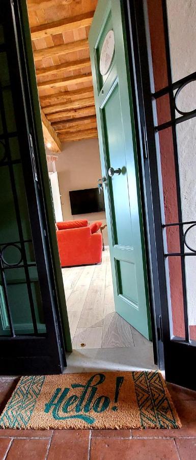 Claudia'S Home Pescia Bagian luar foto